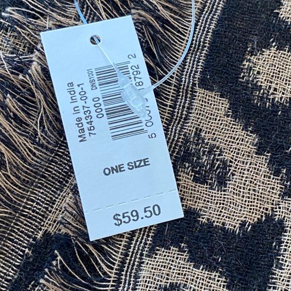 NWT Banana Republic Animal Print Wool & Cotton Scarf - Picture 5 of 6